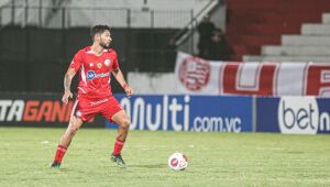 Com três jogos consecutivos pelo Náutico, Juan Gauto está causando boa impressão na torcida