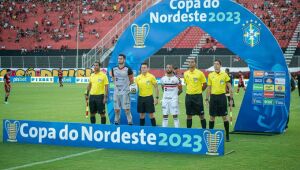 Santa Cruz consegue gol no apagar das luzes e garante empate no jogo contra o Vitória