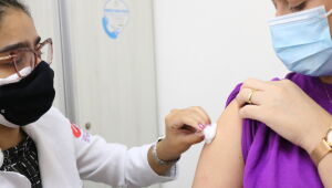 Recife faz mutirão de vacinação contra a Covid-19 e influenza em dez localidades neste fim de semana