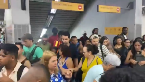 Acidente em escada rolante do metrô no Rio causa correria e deixa feridos