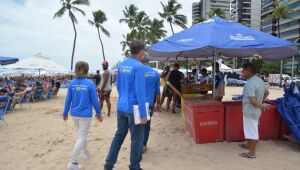 Recife: Vigilância Sanitária orienta barracas nas praias da cidade sobre cuidados com produtos