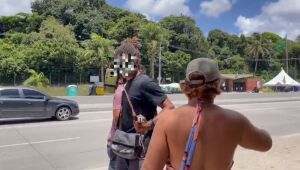 Equipe da TV Guararapes é atacada por bolsonaristas em frente ao Comando Militar do Nordeste