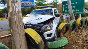 Motociclista morre em colisão entre moto e viatura da Polícia Militar na BR-408, em Aliança