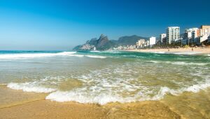 Arpoador tem mar caribenho, mas água imprópria para banho