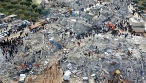 Menino de 6 anos é retirado de escombros cinco dias após terremoto na Síria