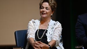 Lula sobre decisão que arquivou caso Dilma: "Algum pedido de desculpa tem que fazer"