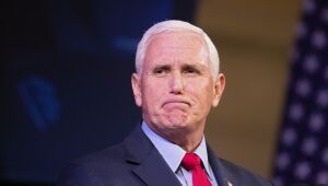 Ex-vice-presidente Mike Pence intimado em investigação contra Trump, segundo imprensa
