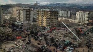 Sobrevivente é resgatado 278 horas depois de terremoto na Turquia