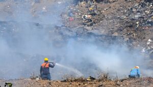 Incêndio em aterro sanitário produz 'fumaça altamente tóxica' no Panamá