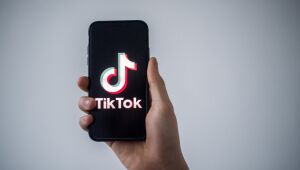 TikTok limita tempo de tela para crianças e adolescentes; especialistas estão céticos sobre medida