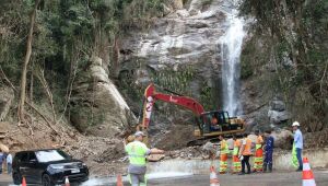 Sobe para 49 o número de mortos no litoral norte de São Paulo