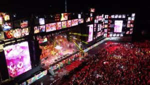 A festa está de volta: após dois anos, Carnaval do Recife reencontra público no Marco Zero