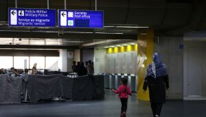 Cerca de 30 afegãos estão acampados no Aeroporto de Guarulhos, em São Paulo