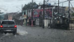 Recife acumula 60% da chuva esperada para fevereiro em seis horas