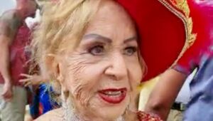 Aos 94 anos, Lea Lucas é exemplo de foliã: "Minha fantasia é Alegria de Viver"