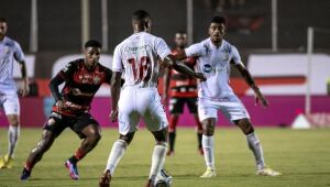 De virada, Náutico vence Vitória por 3x2, no Barradão, pela Copa do Nordeste