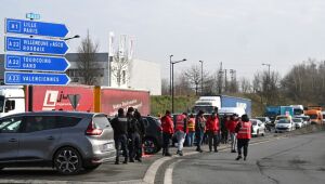 Franceses planejam greve multitudinária contra reforma da Previdência