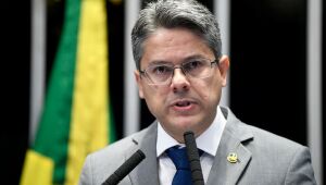 Alessandro Vieira troca PSDB pelo MDB, que chega a 11 senadores