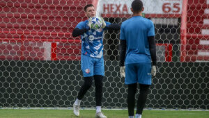 Com duas dúvidas e confiando em boa fase de Vágner, Náutico fecha preparação para pegar o Vila