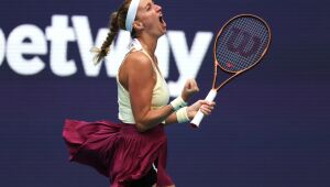 Kvitova vence Cirstea e vai enfrentar Rybakina na final do WTA 1000 de Miami