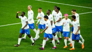 Em um verdadeiro passeio, França goleia a Holanda na estreia das Eliminatórias da Eurocopa 