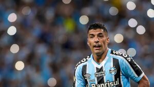 Suárez tem lesão "grave" no joelho direito, diz presidente do Grêmio