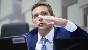 Campos Neto diz que melhor coisa que pode fazer é tentar não interferir na sucessão do BC