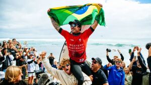 Vitória de Gabriel Medina na Austrália embola ranking do mundial de surfe