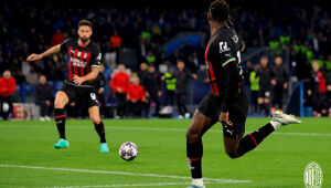 Milan segura empate com o Napoli e avança às semifinais da Champions