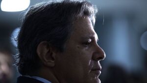 "O Brasil não aguenta mais sangria", diz Haddad ao entregar arcabouço fiscal