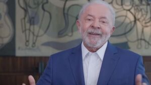 Em pronunciamento na TV, Lula anuncia reajuste do salário mínimo para R$ 1.320