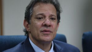 Haddad diz que vai encontrar "solução administrativa" para taxação de compras até maio