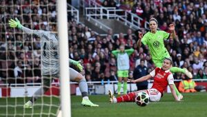 Wolfsburg vence Arsenal na prorrogação (3-2) e vai enfrentar Barça na final da Champions feminina