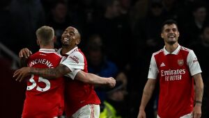 Arsenal vence derby contra o Chelsea e recupera liderança na Premier League