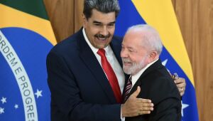 "Conceito de democracia é relativo", diz Lula ao defender Maduro