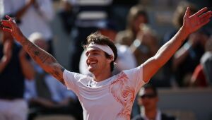 Thiago Wild elimina argentino Guido Pella e avança à terceira rodada em Roland Garros