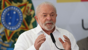 Em ato de 1&ordm; de maio, Lula volta a criticar juros e atribui desemprego à taxa alta