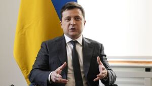 Zelensky anuncia 'ações contraofensivas' da Ucrânia no 'front'