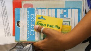 Caixa começa a pagar Bolsa Família com novo adicional de R$ 50