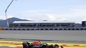 Verstappen supera Alonso e faz melhor tempo nos treinos livres em Montmeló