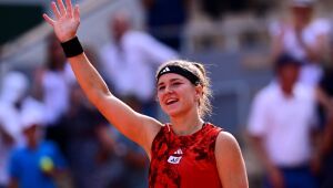 Muchova bate Sabalenka e se classifica para a final de Roland Garros