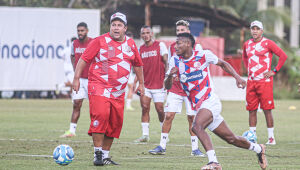 Treinador do Náutico critica calendário de jogos apertado no Brasil: "É desumano"