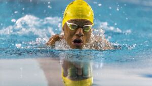 Gabriel Araújo bate recorde mundial nos 50 metros estilo borboleta