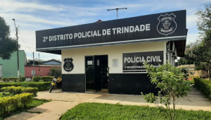 Criminoso tenta fugir da polícia pulando muros, mas termina preso no Sertão de Pernambuco