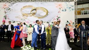 Casamento comunitário no Recife une "Sim" de mais de 500 casais neste Dia dos Namorados
