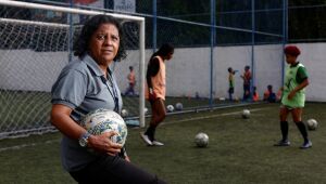 Quando o futebol era proibido para mulheres no Brasil