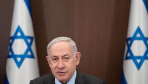 Premiê israelense, Benjamin Netanyahu, é operado "com sucesso", anuncia seu gabinete