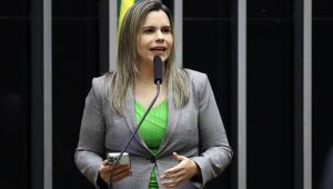 Moraes arquiva inquérito que investigava Clarissa Tércio por suposta participação no 8 de janeiro