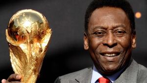 Morto em 2022, Pelé é cobrado por dívida de condomínio em Santos