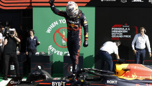 Max Verstappen faz a 'pole position' do GP da Holanda